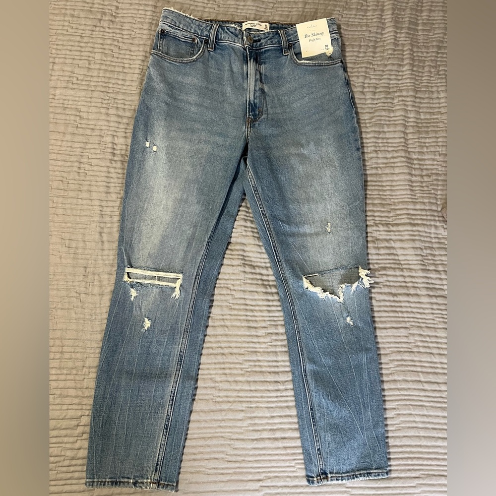 Abercrombie Curve Love “The Skinny” high rise jeans
